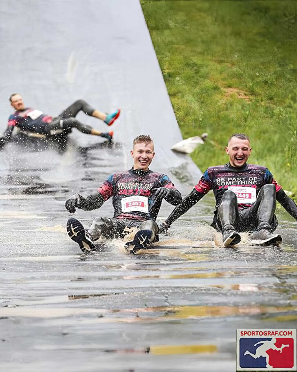 Cross Deluxe Hindernislauf Schlammrutsche